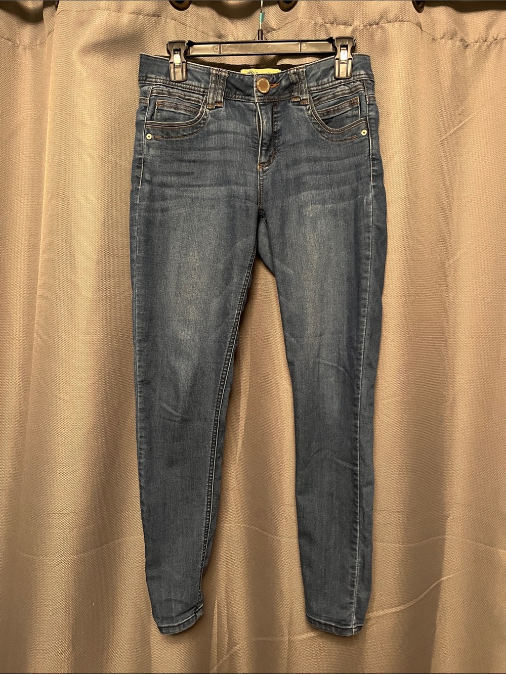 Democracy Skinny Jeans in Dark Washed Blue